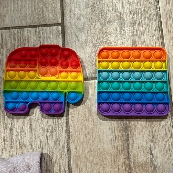 Popits rainbow colored elephant and square fidgets - Picture 1 of 3